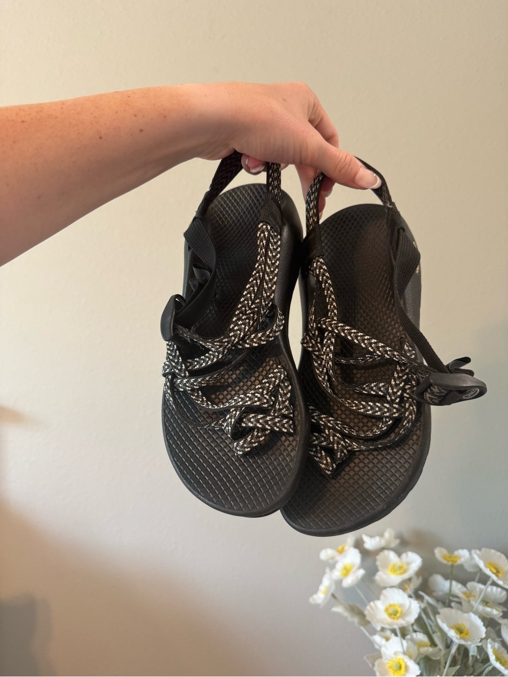 Womens Black Chacos